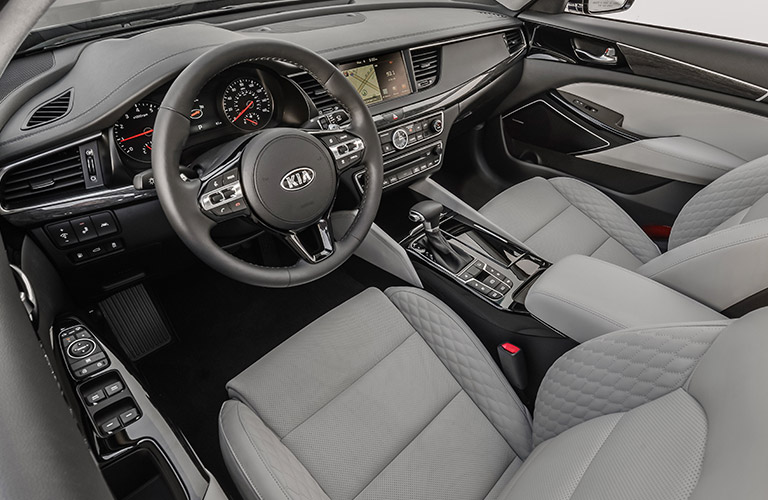 2017 Kia Cadenza dashboard