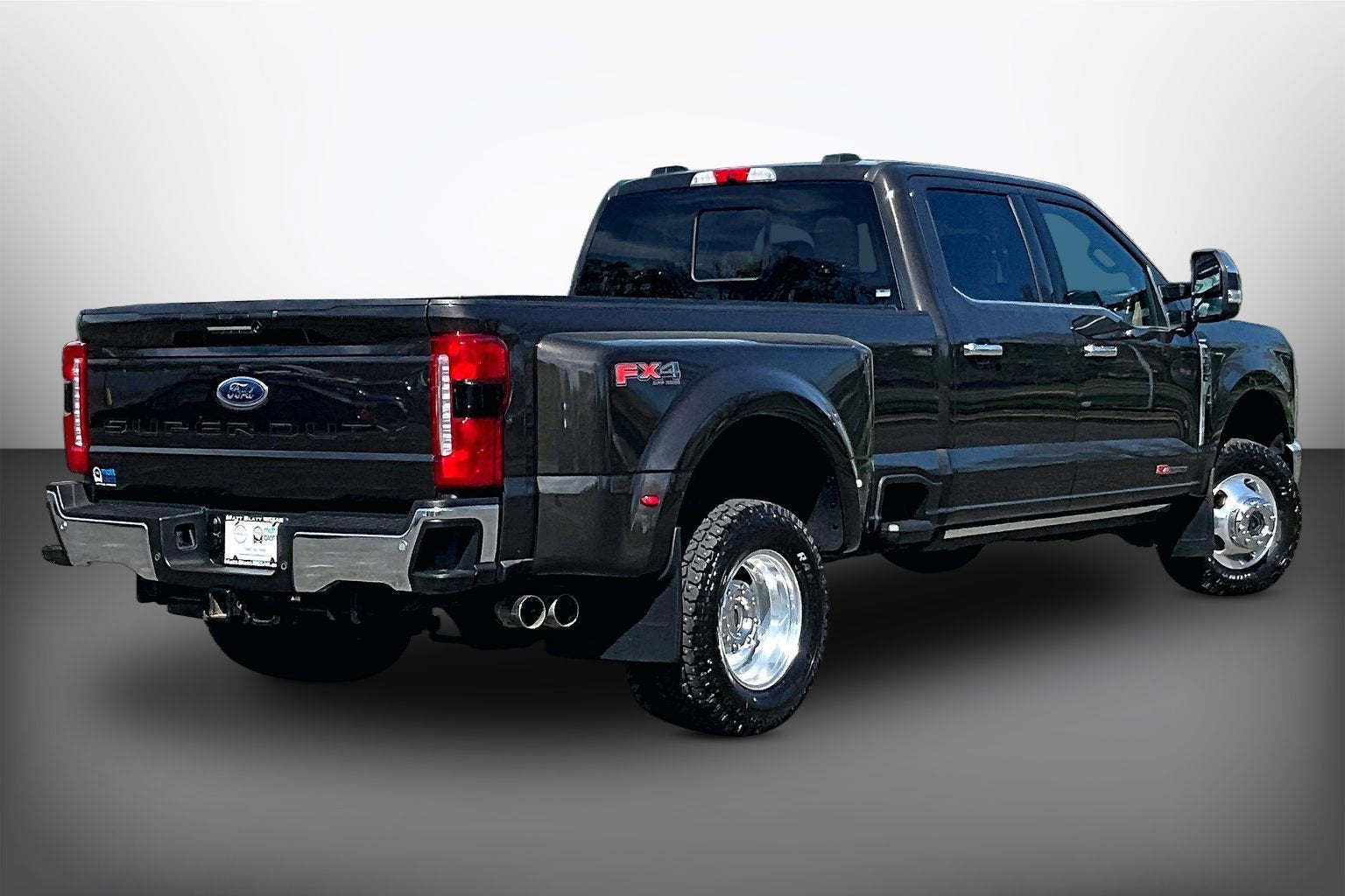 2024 Ford Super Duty F-350 DRW LARIAT