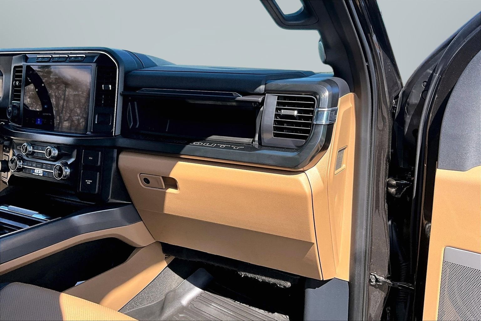 2024 Ford Super Duty F-350 DRW LARIAT