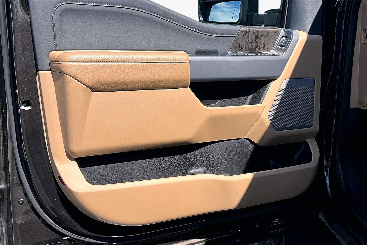 2024 Ford Super Duty F-350 DRW LARIAT