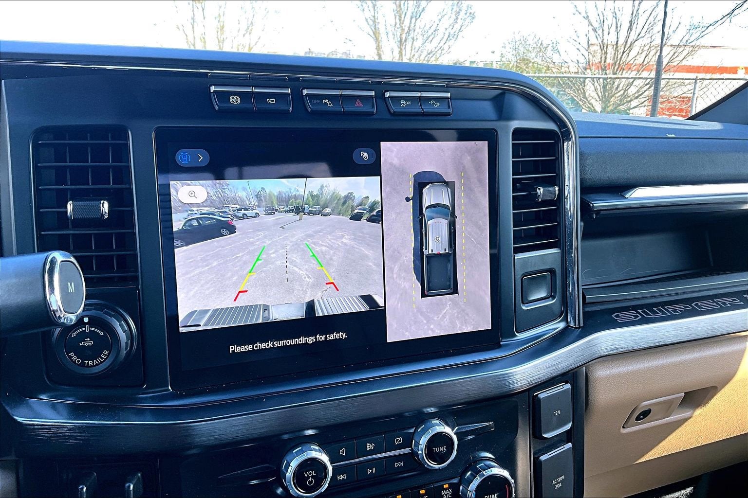 2024 Ford Super Duty F-350 DRW LARIAT