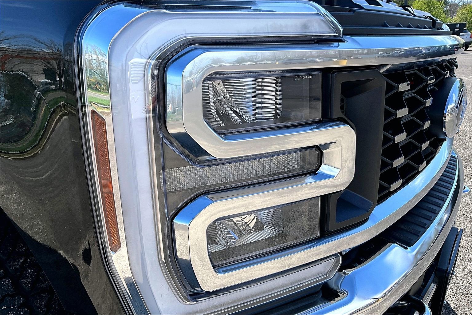 2024 Ford Super Duty F-350 DRW LARIAT