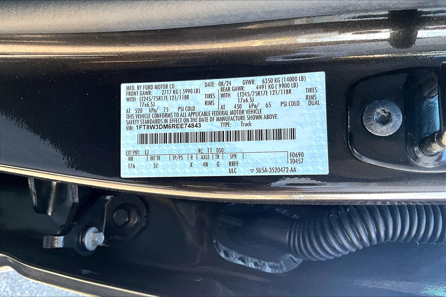 2024 Ford Super Duty F-350 DRW LARIAT