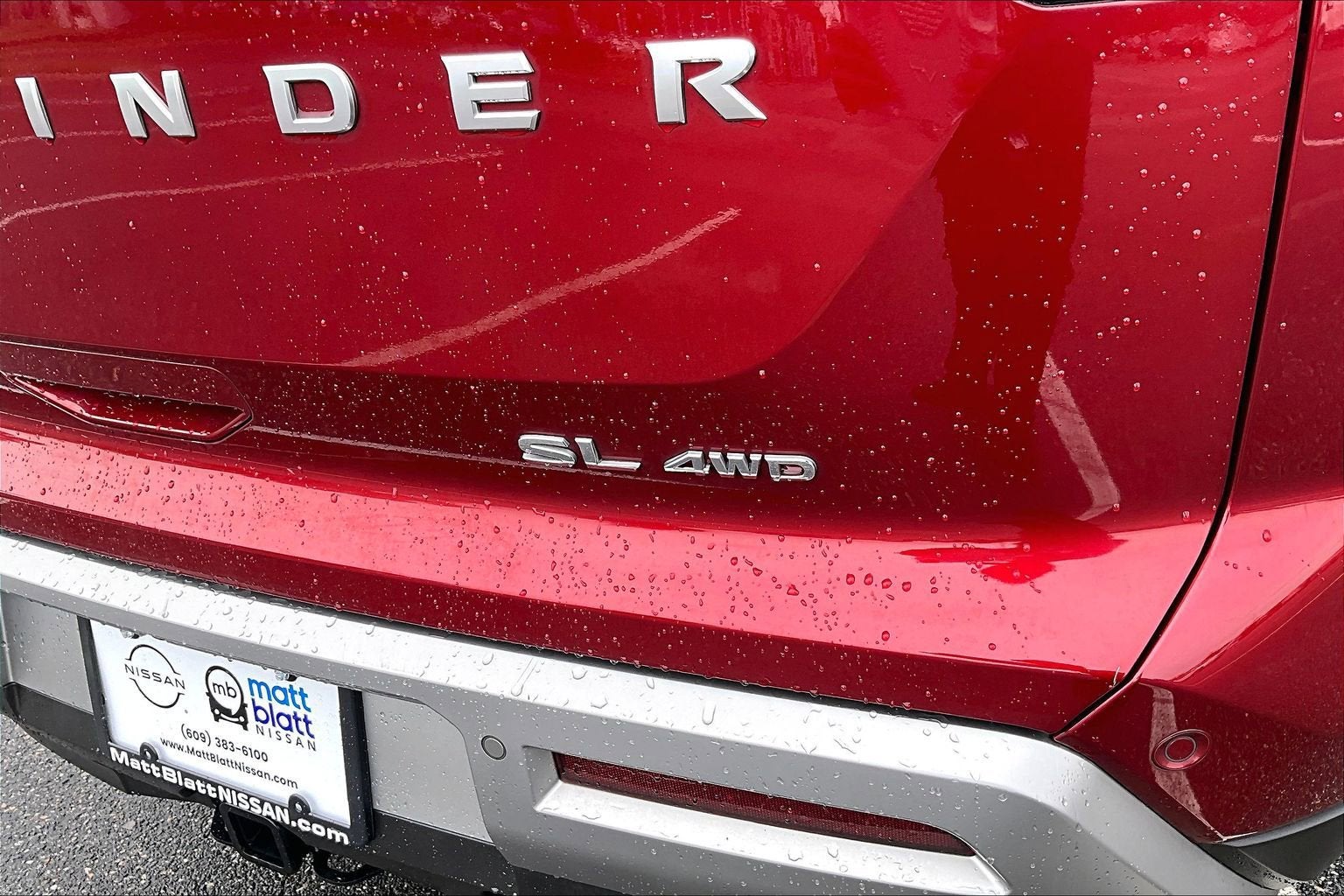 2023 Nissan Pathfinder SL