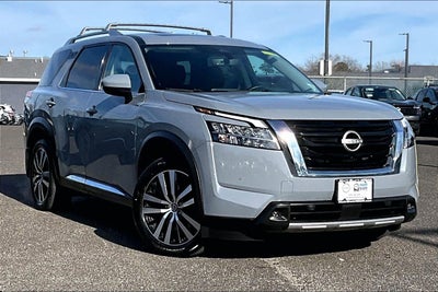 2023 Nissan Pathfinder Platinum