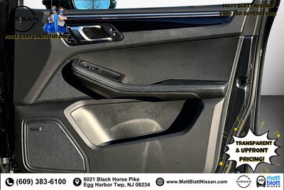 2023 Porsche Macan Base