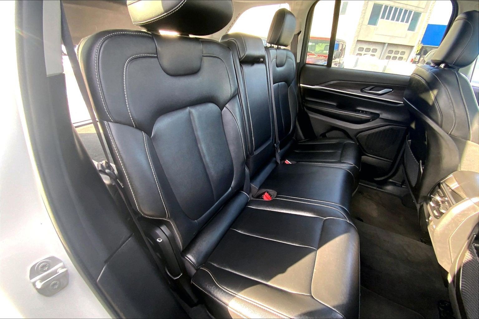 2023 Jeep Grand Cherokee Limited 4x2