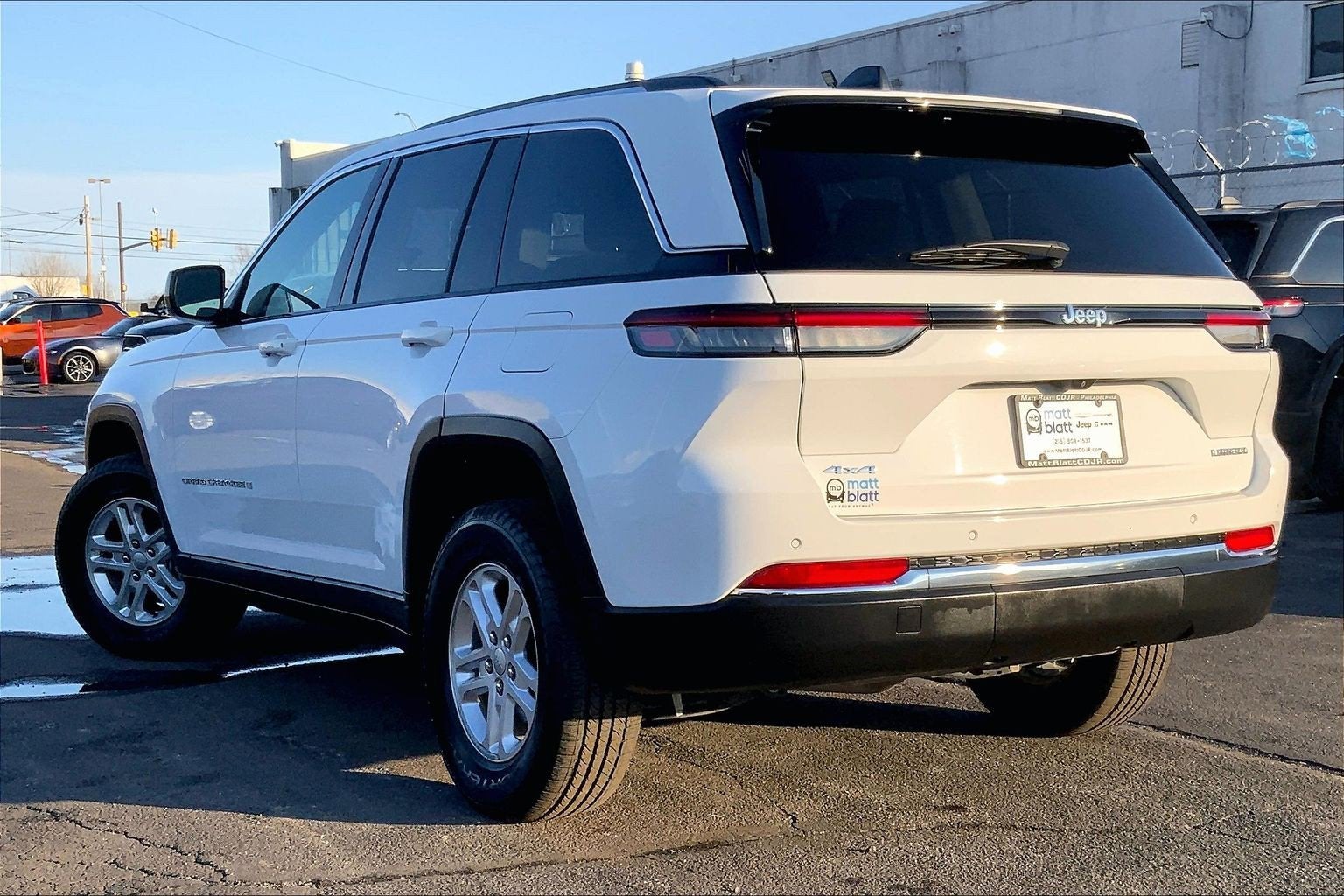 2023 Jeep Grand Cherokee Laredo 4x4