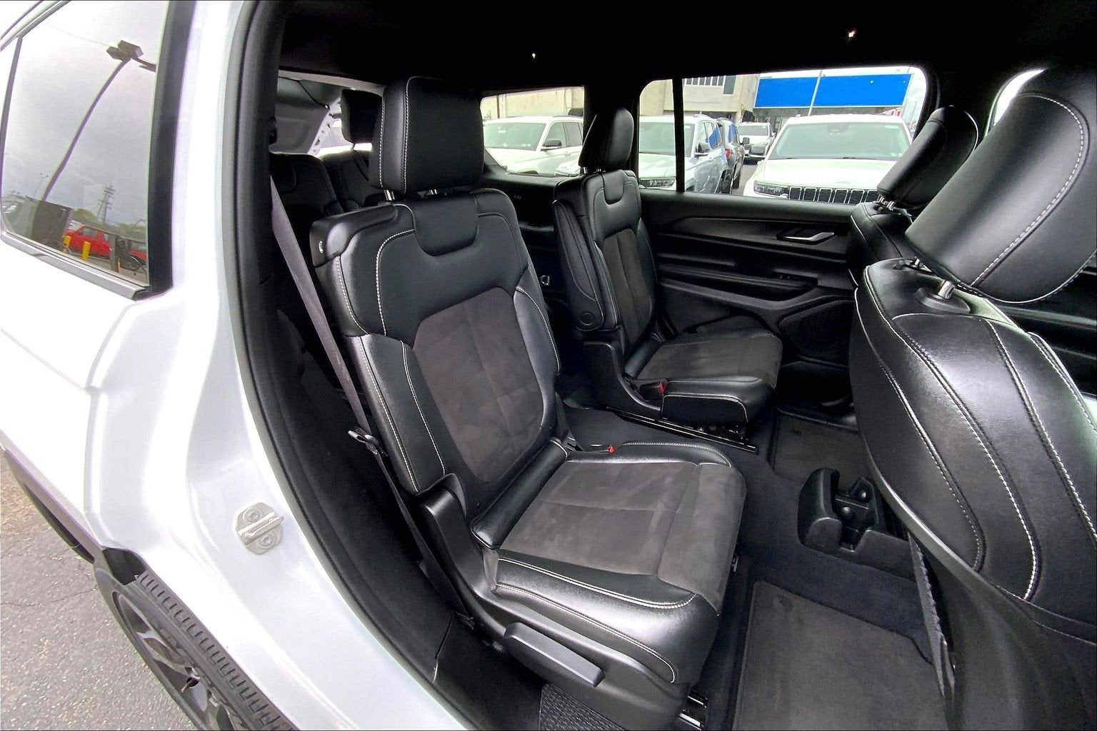 2023 Jeep Grand Cherokee L Altitude 4x4