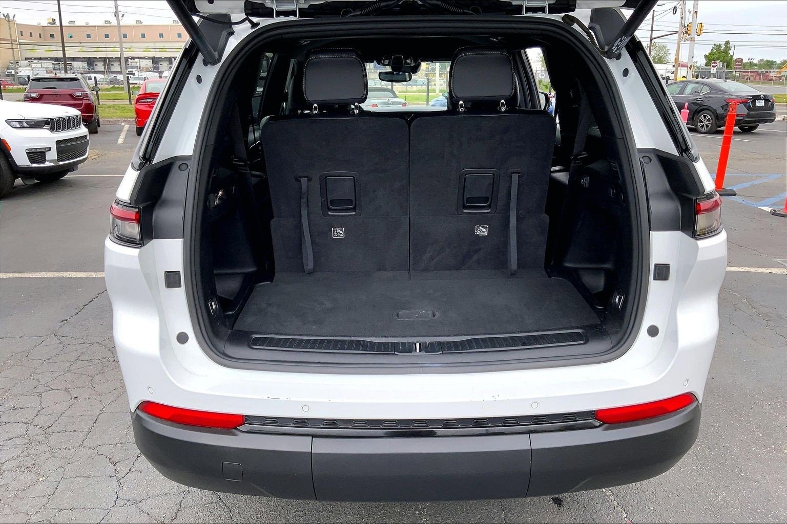 2023 Jeep Grand Cherokee L Altitude 4x4