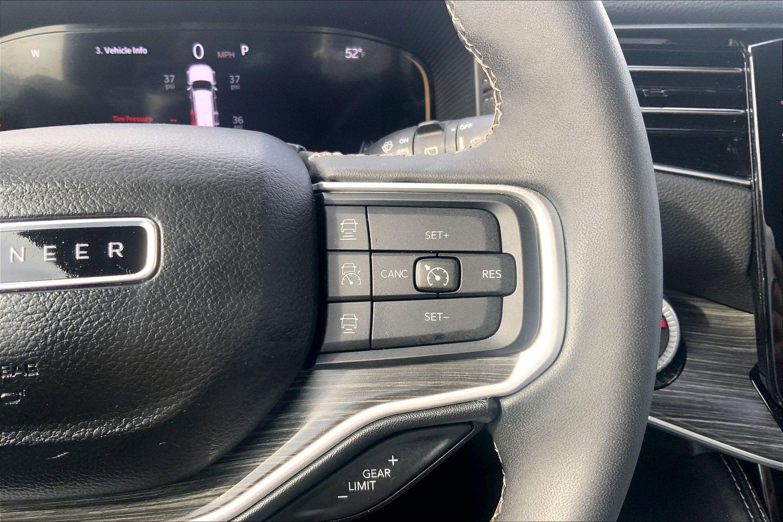 2024 Jeep Wagoneer L Series II 4x4