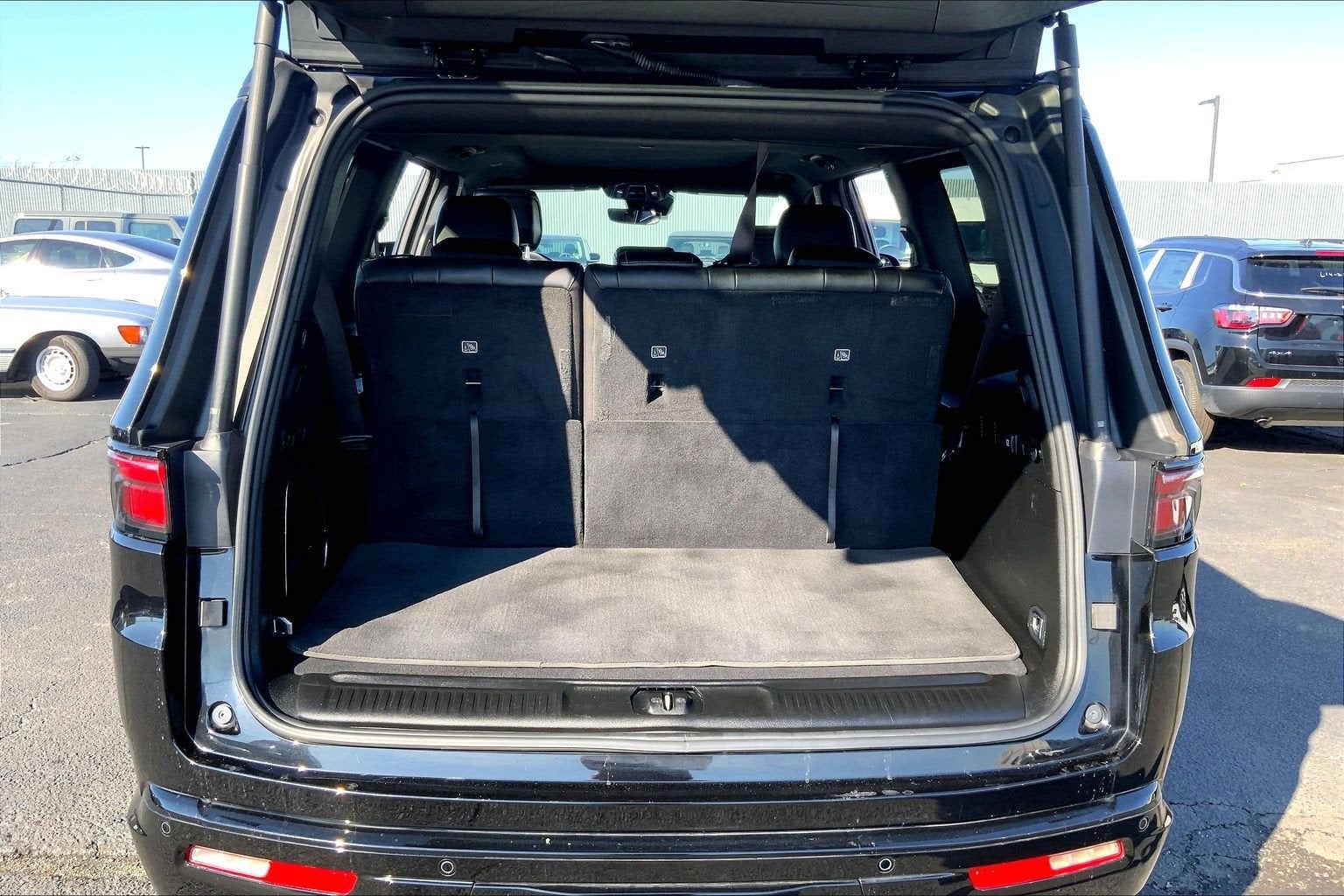 2023 Jeep Wagoneer Series II Carbide