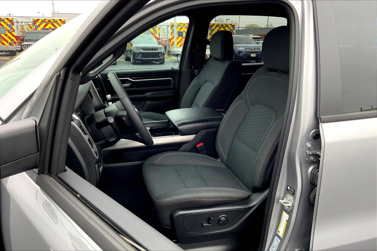 2025 RAM 1500 Big Horn Crew Cab 4x4 5'7' Box