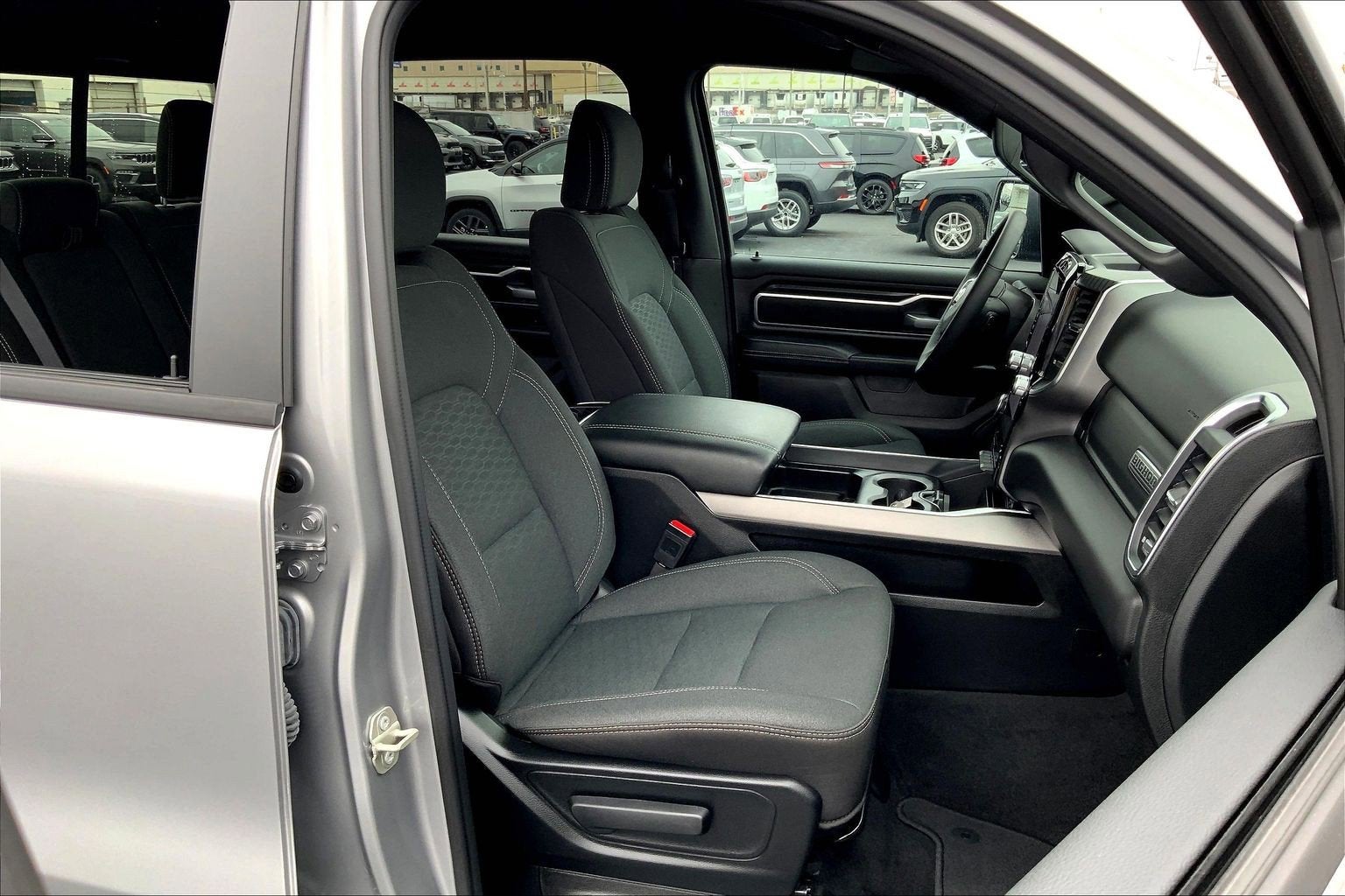 2025 RAM 1500 Big Horn Crew Cab 4x4 5'7' Box