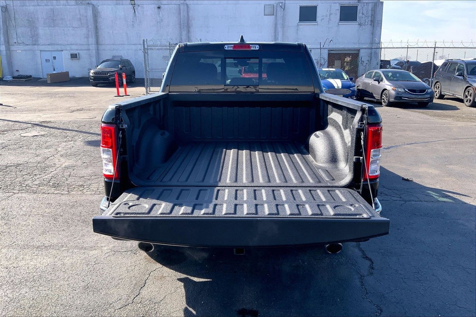 2022 RAM 1500 Big Horn Crew Cab 4x4 5'7' Box
