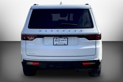 2023 Jeep Wagoneer Base