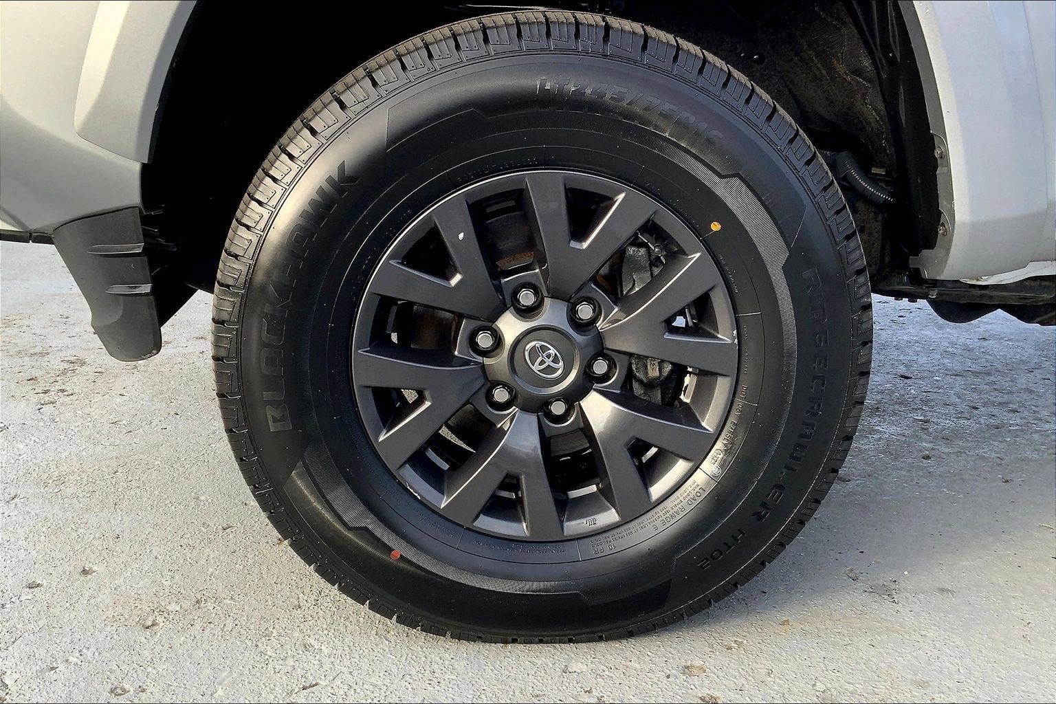 2022 Toyota Tacoma 4WD SR5