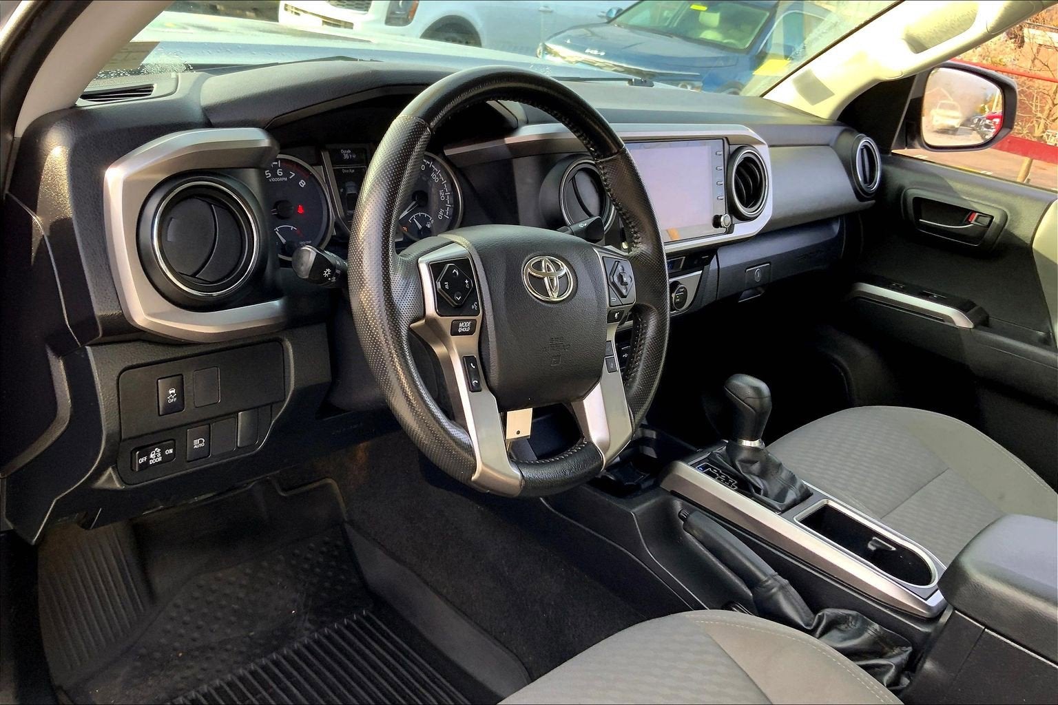2022 Toyota Tacoma 4WD SR5