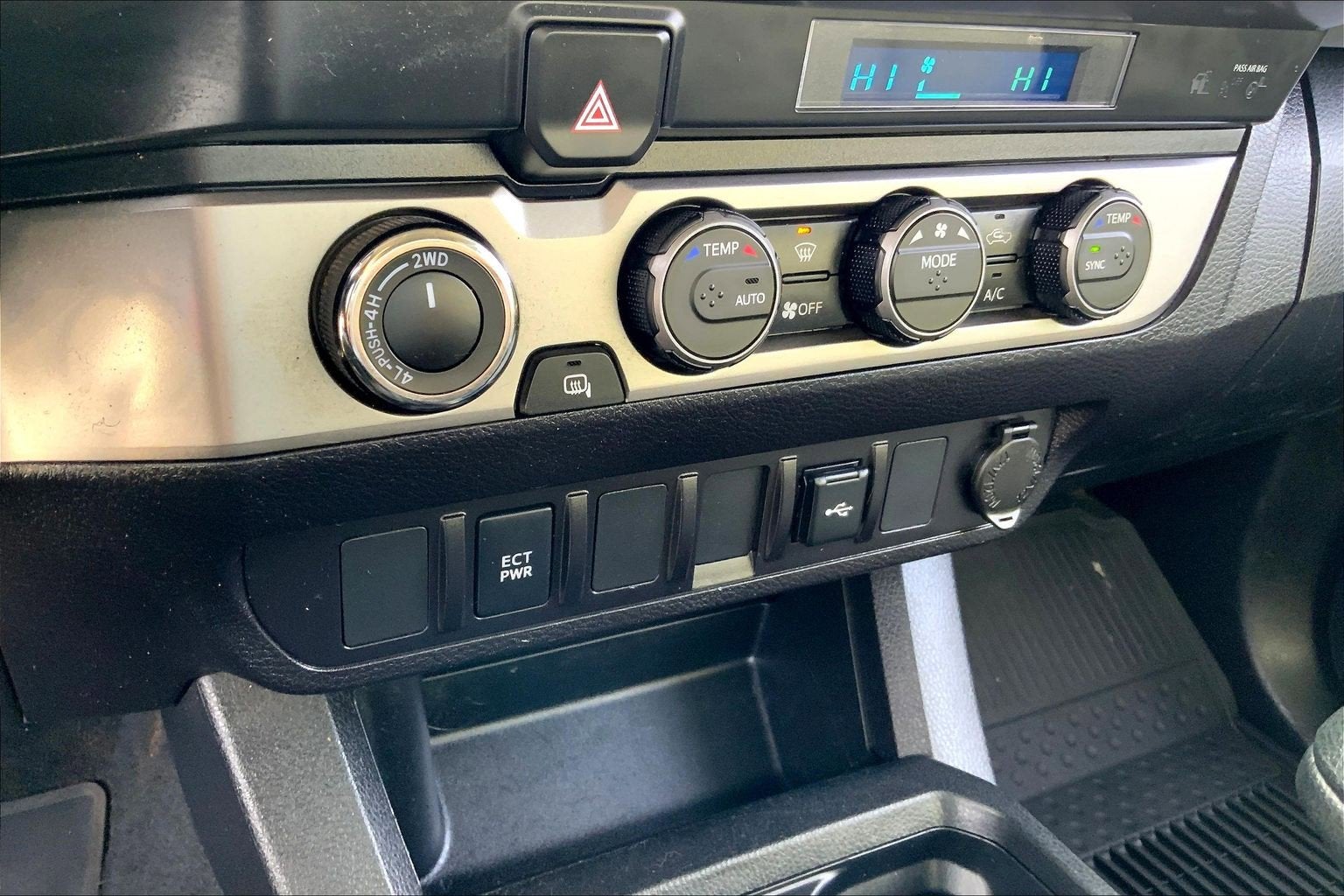 2022 Toyota Tacoma 4WD SR5