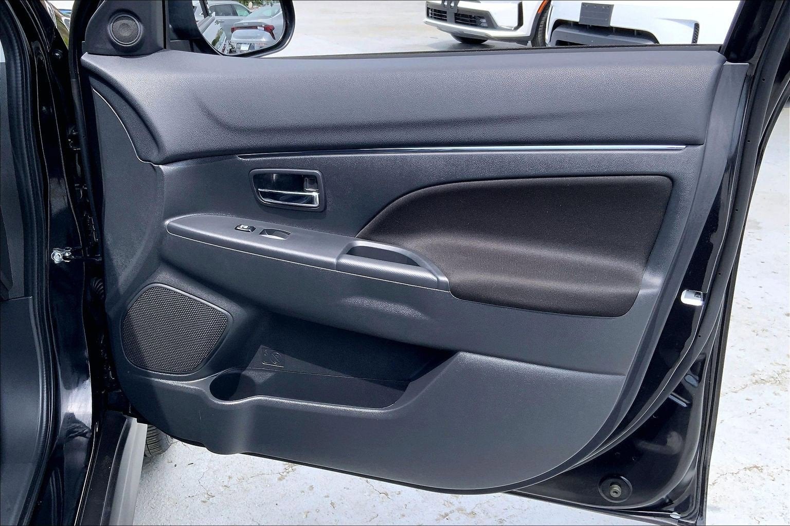 2025 Mitsubishi Outlander Sport ES