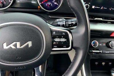 2023 Kia Carnival LX