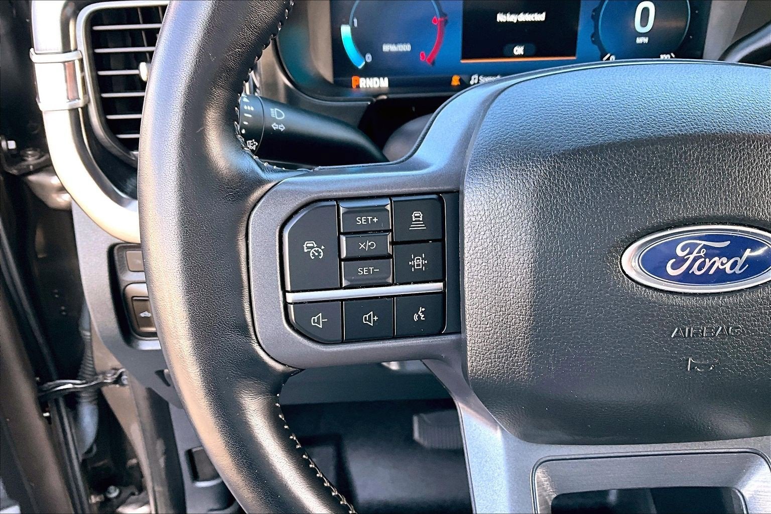 2023 Ford Super Duty F-350 SRW LARIAT