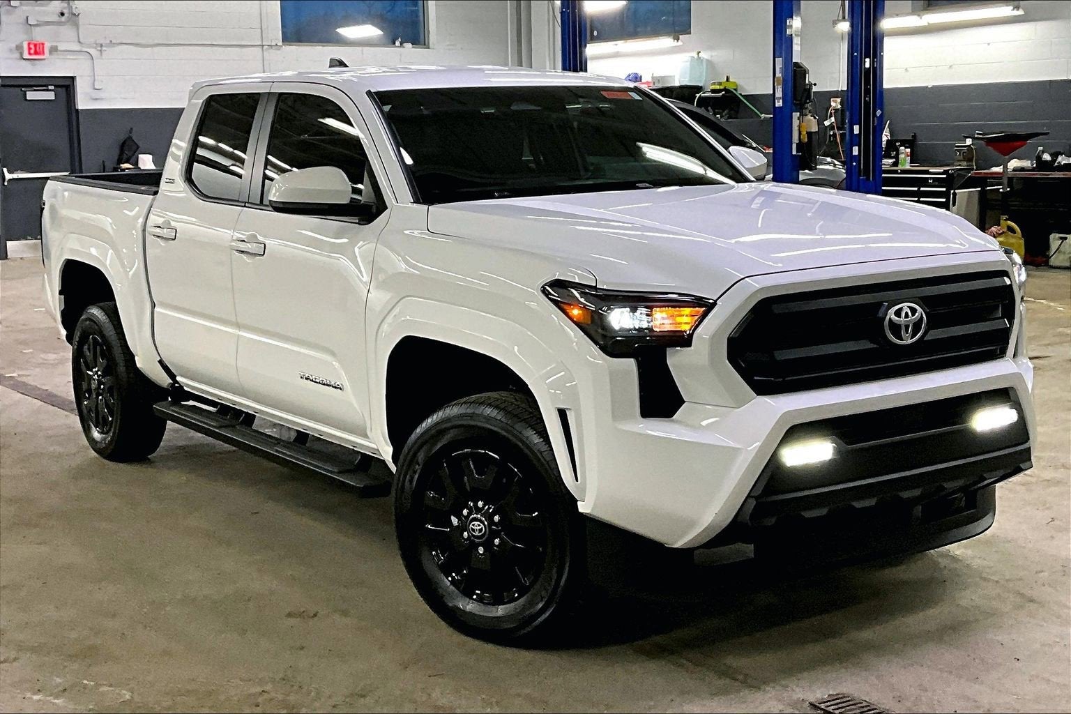 2024 Toyota Tacoma 4WD SR5