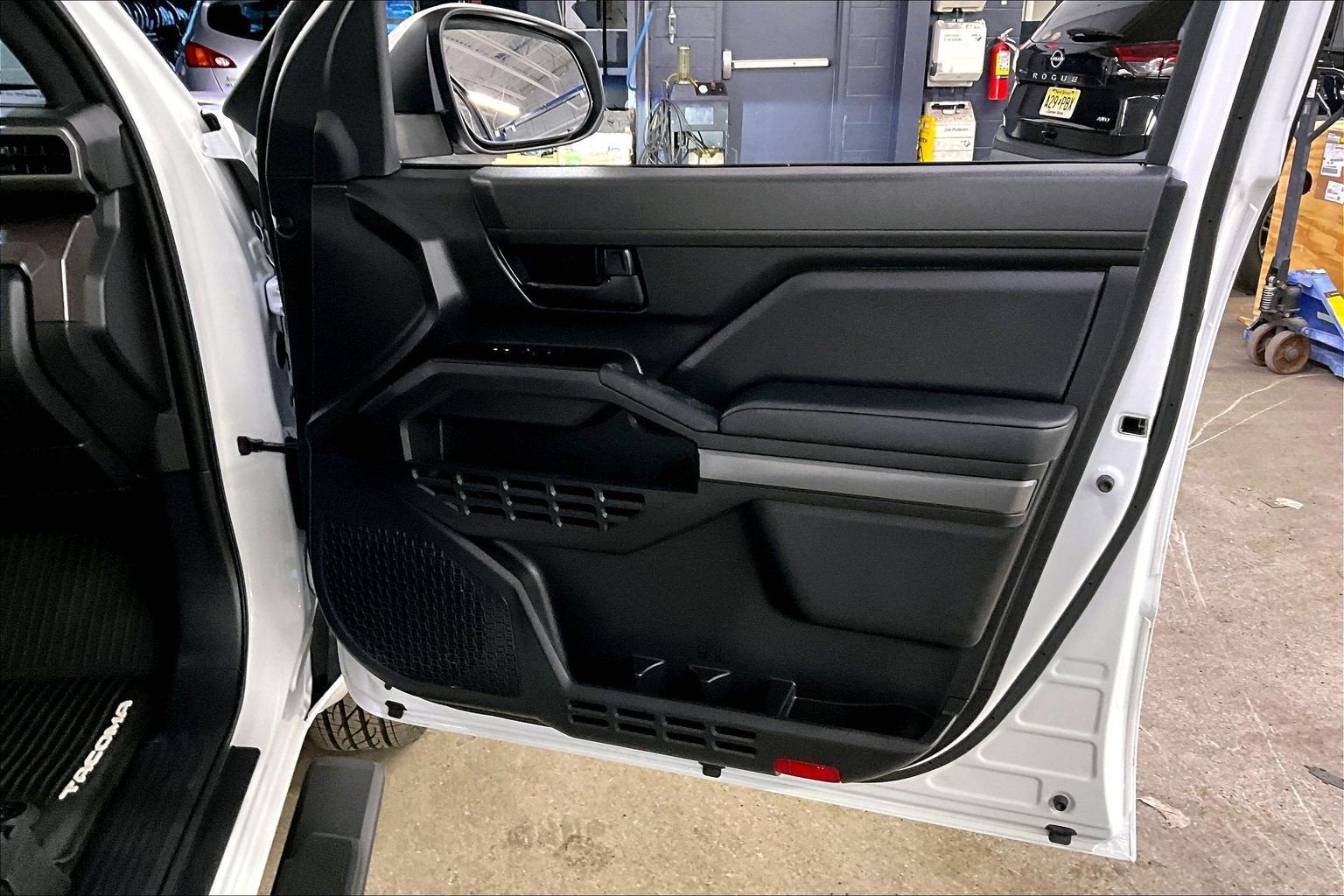 2024 Toyota Tacoma 4WD SR5