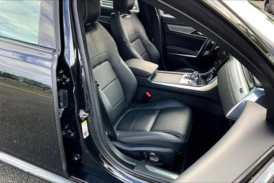 2022 Jaguar XF R-Dynamic SE