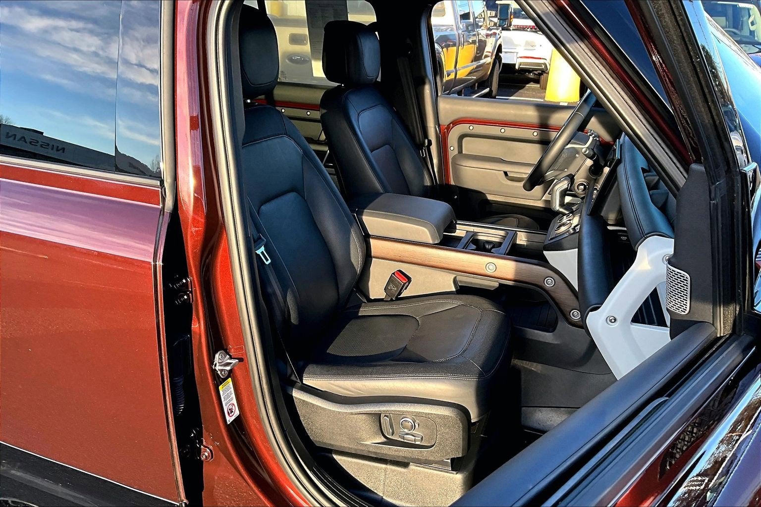 2023 Land Rover Defender X-Dynamic SE