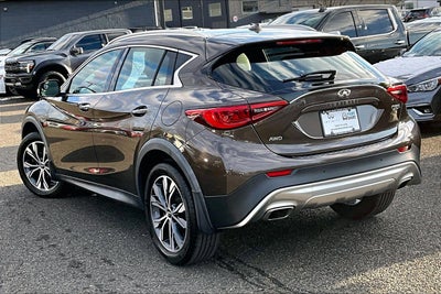 2017 INFINITI QX30 Premium AWD