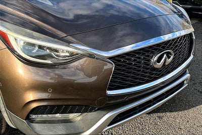 2017 INFINITI QX30 Premium AWD