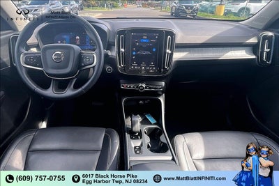 2025 Volvo XC40 Core Bright Theme