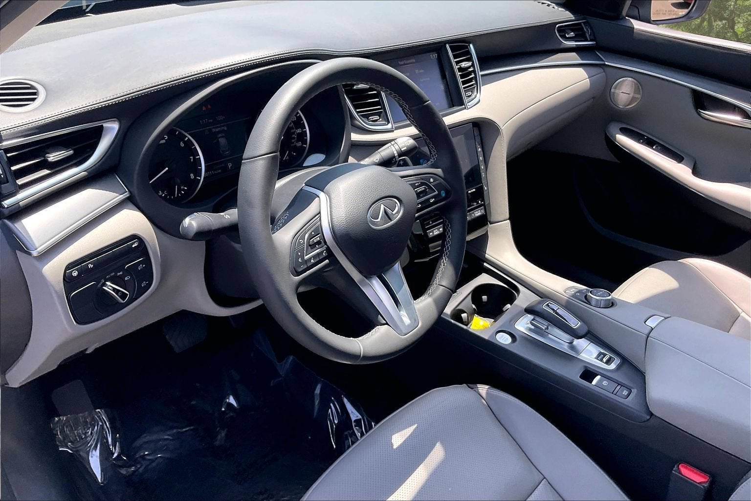 2024 INFINITI QX50 LUXE