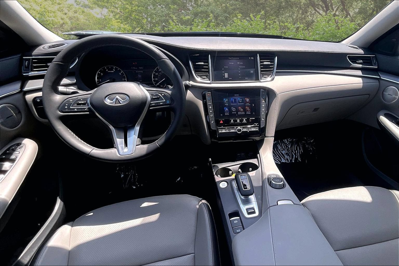 2024 INFINITI QX50 LUXE