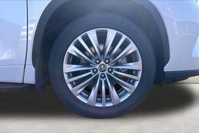 2024 Toyota Highlander Platinum