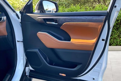 2024 Toyota Highlander Platinum