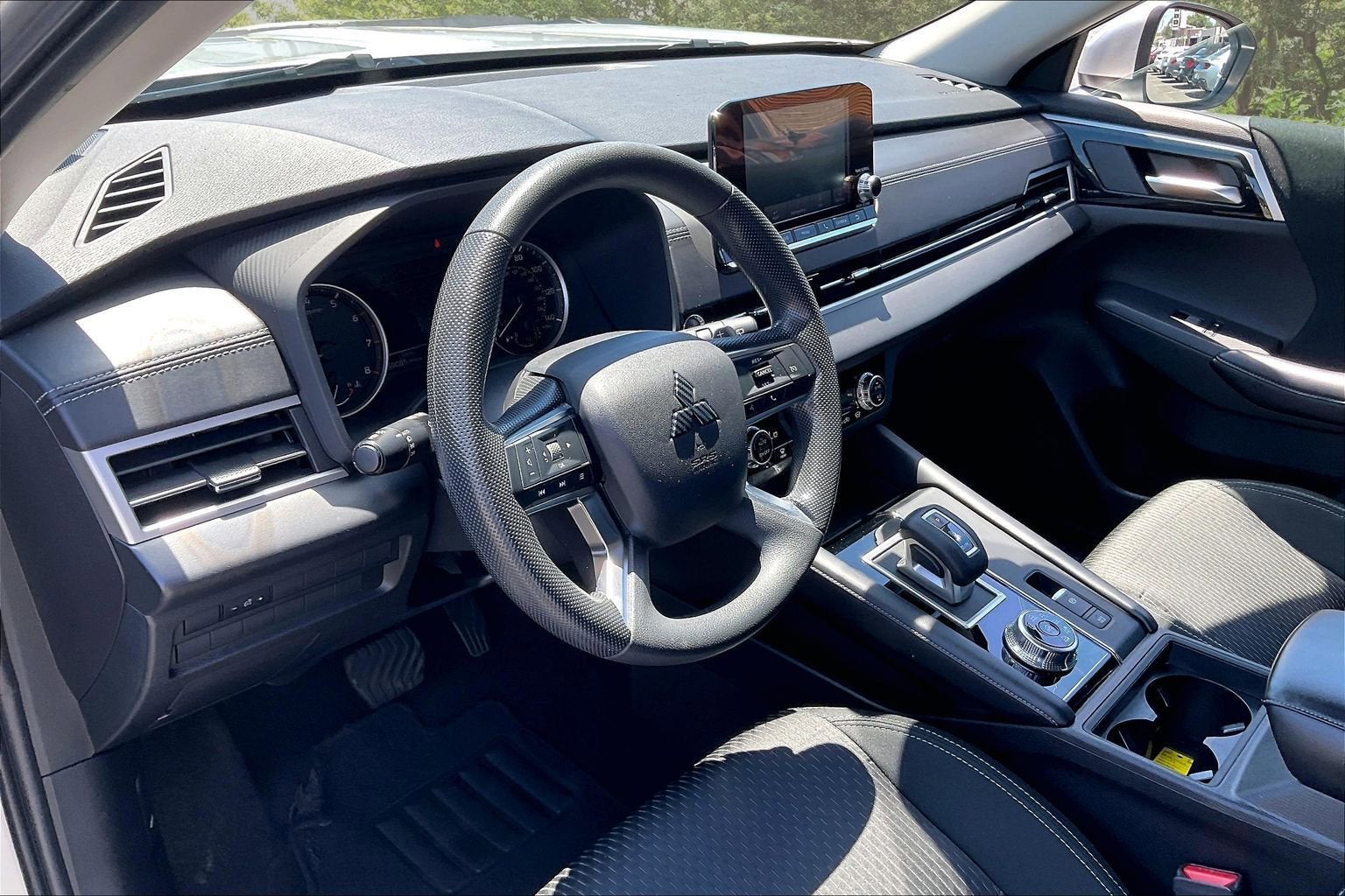 2022 Mitsubishi Outlander ES