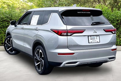 2024 Mitsubishi Outlander SE