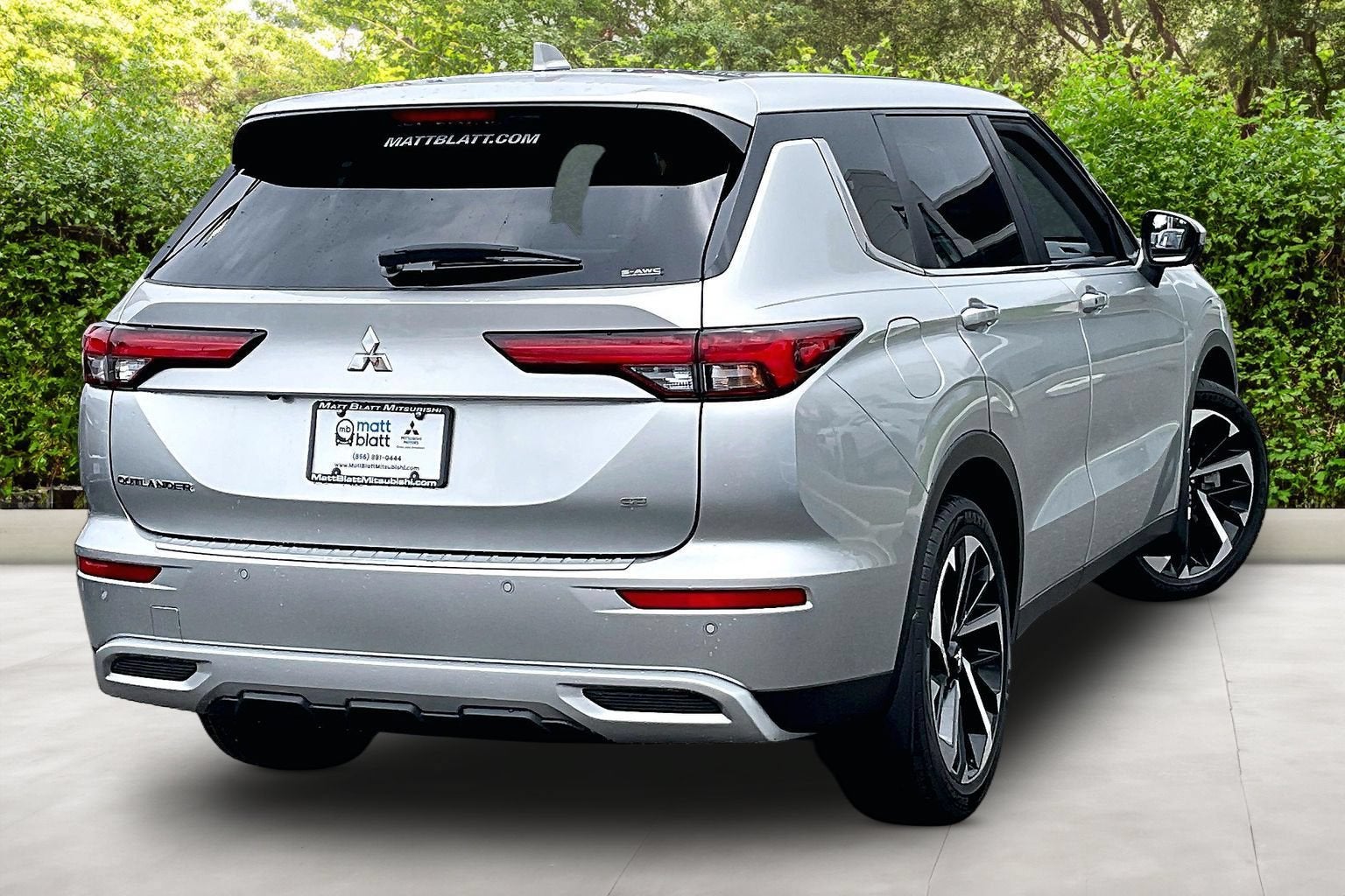 2024 Mitsubishi Outlander SE