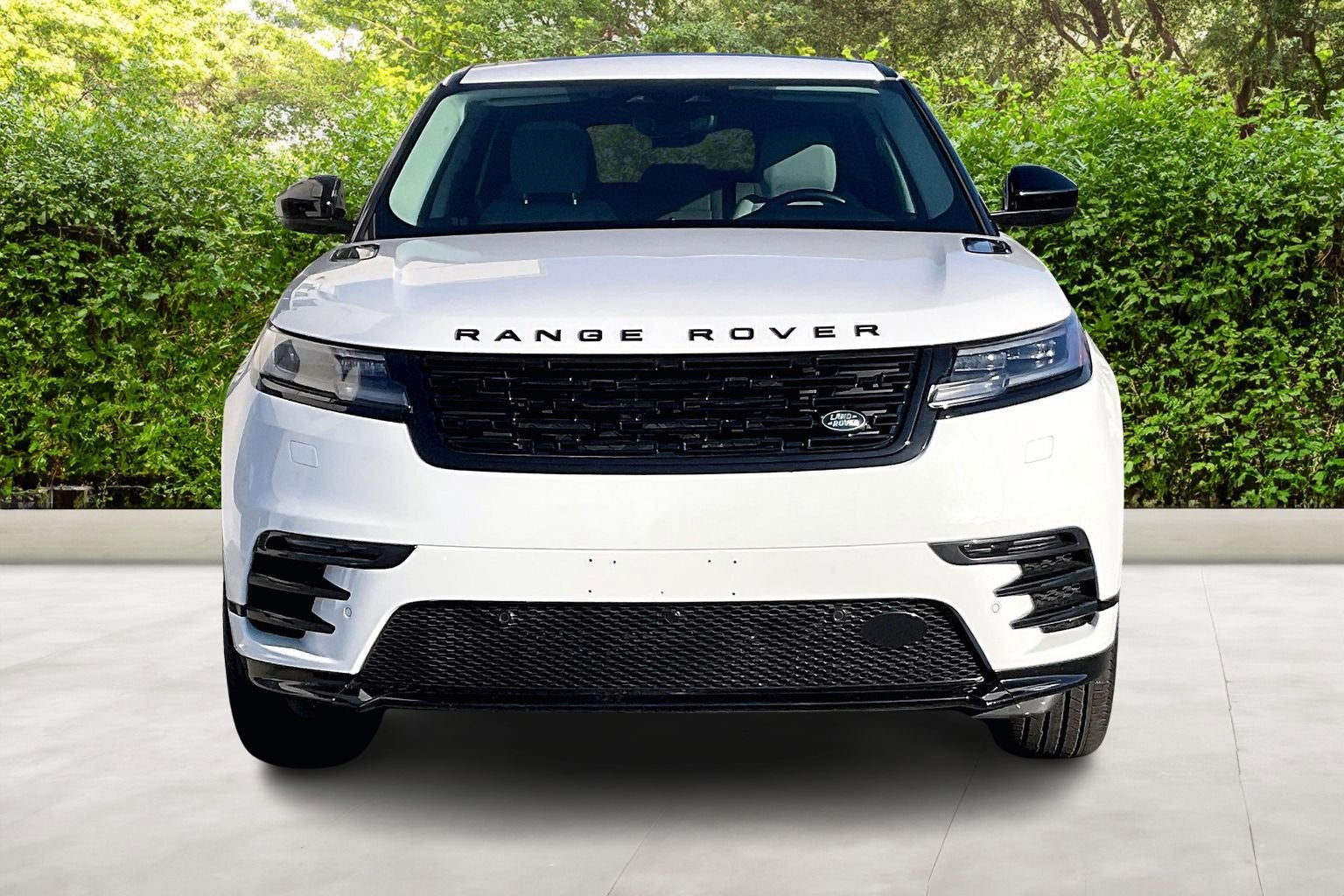 2025 Land Rover Range Rover Velar Dynamic SE