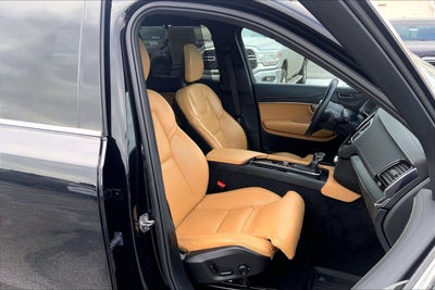 2022 Volvo XC90 Inscription