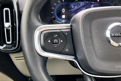 2023 Volvo XC40 Plus Dark Theme