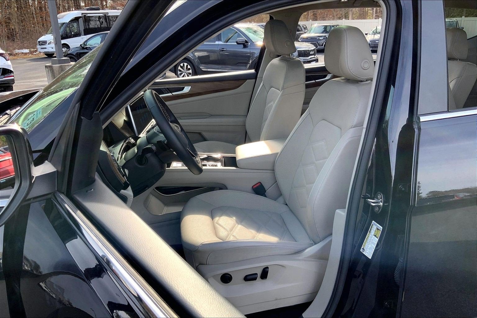 2024 Volkswagen Atlas 2.0T SE w/Technology