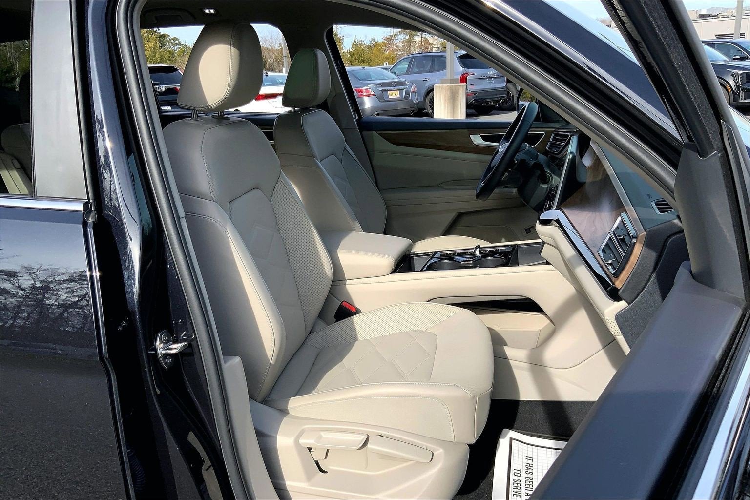 2024 Volkswagen Atlas 2.0T SE w/Technology