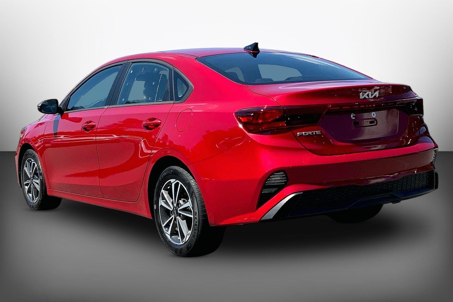 2024 Kia Forte LXS - Photo 13