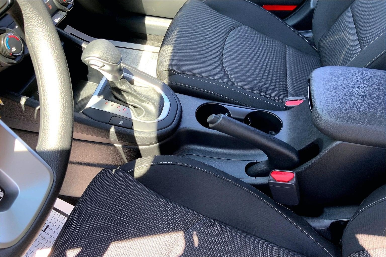 2024 Kia Forte LXS - Photo 18