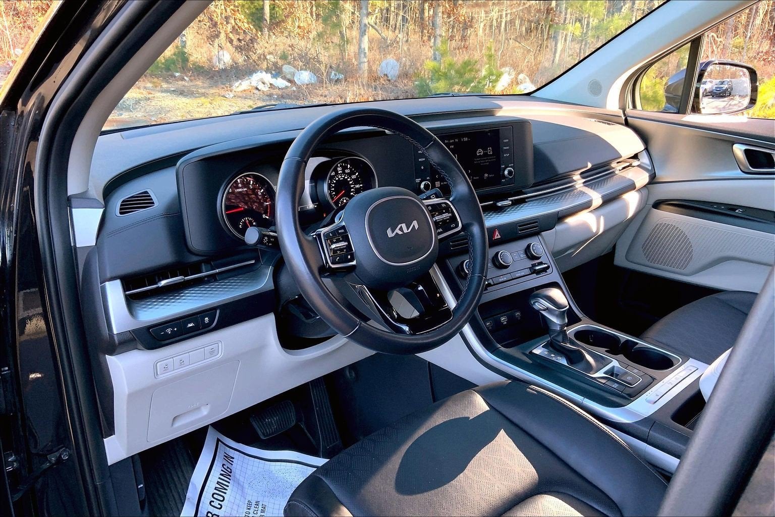 2024 Kia Carnival LX