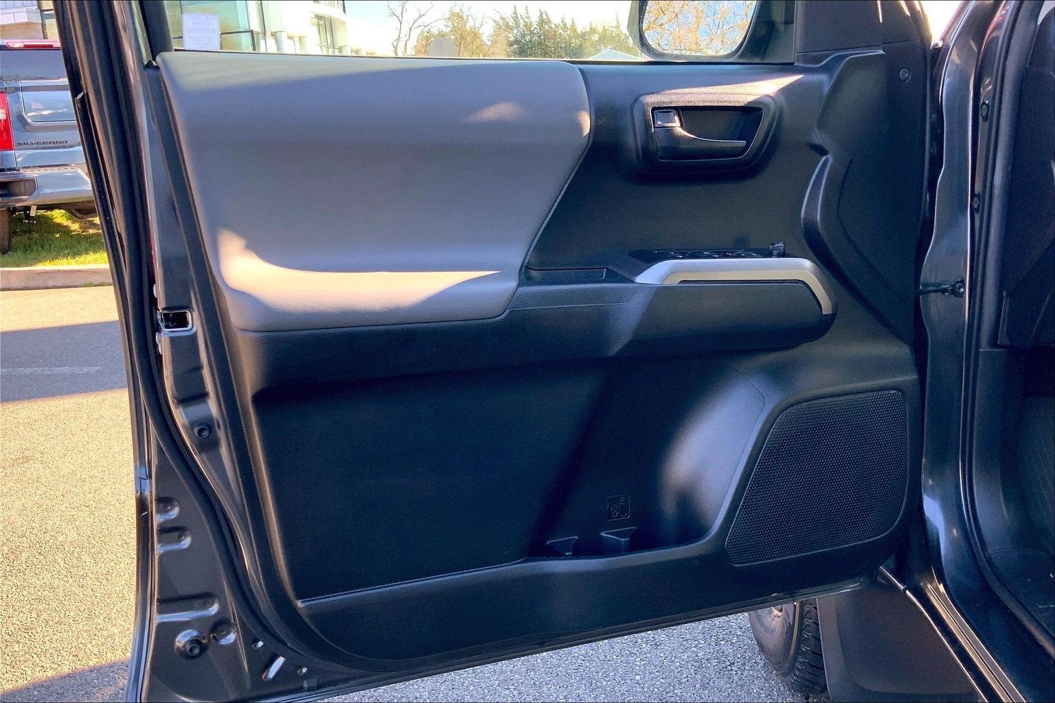 2022 Toyota Tacoma 2WD SR5