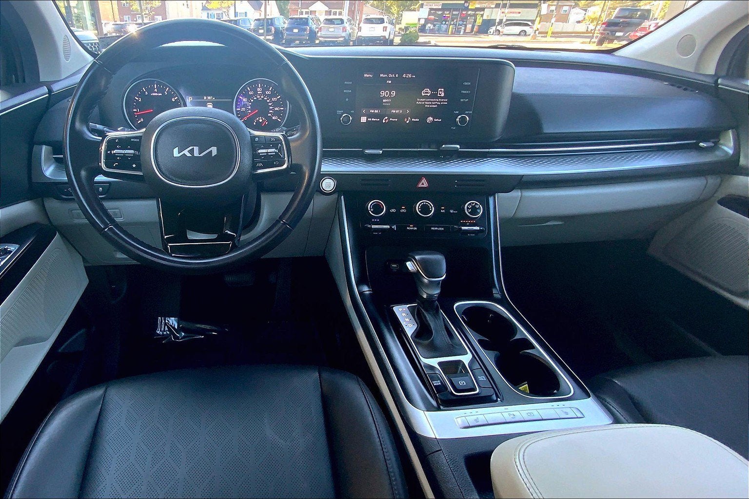 2024 Kia Carnival LX